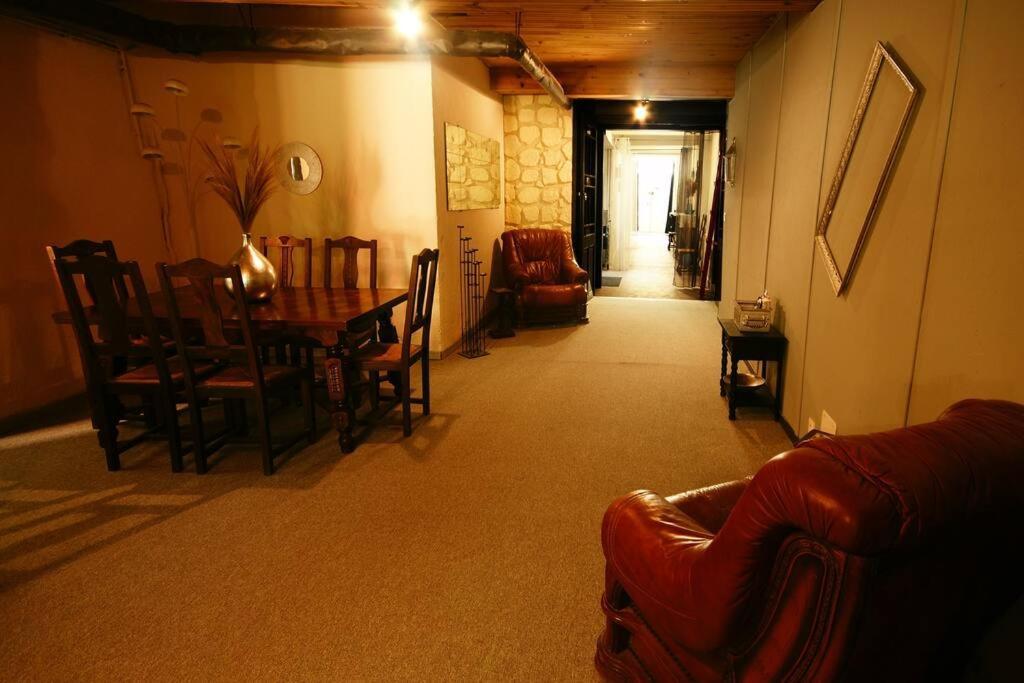 Chambre Dans Maison De Ville - 2 Personnes Олорон-Сен-Мари Екстериор снимка